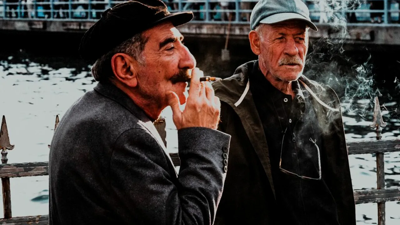 Fumatul pasiv, mai toxic decât fumatul activ? Ce este fumul secundar și de ce ne afectează sănătatea