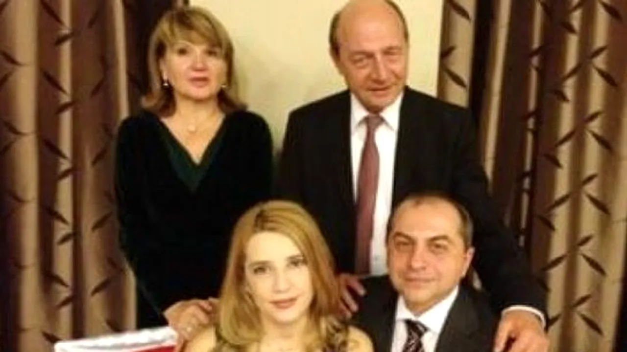 Cîrstoiu, candidatul PSD-PNL, a discutat cu naşul său de cununie, Băsescu: Mi-a explicat de ce nu e bine să fac asta