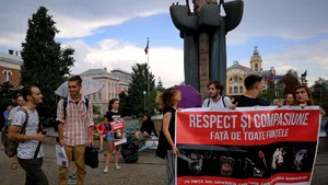Marş al veganilor la Cluj-Napoca: „Foaie verde de şofran, ce bine-i să fii vegan”