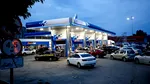 Criza carburanților se agravează în Rusia: 70% dintre benzinării au rămas fără combustibil
