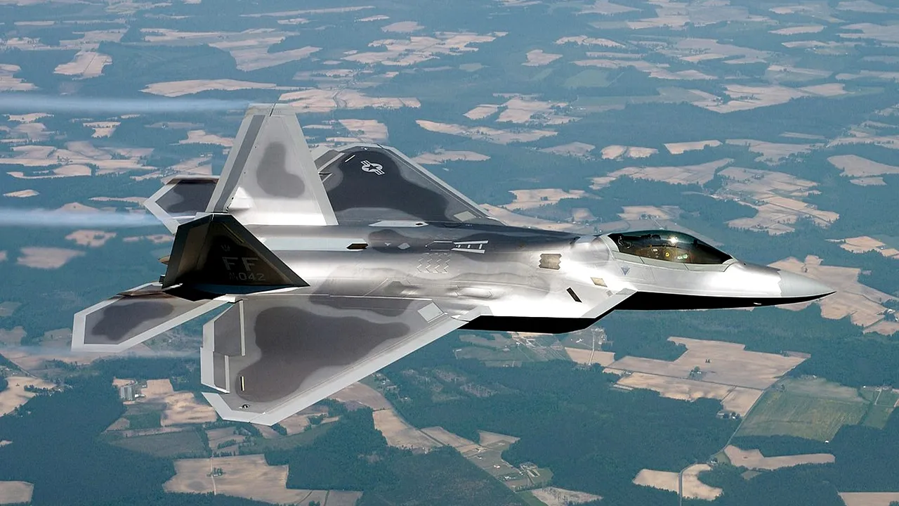 Statele Unite pregătesc avioanele F-22 pentru războiul cu China 