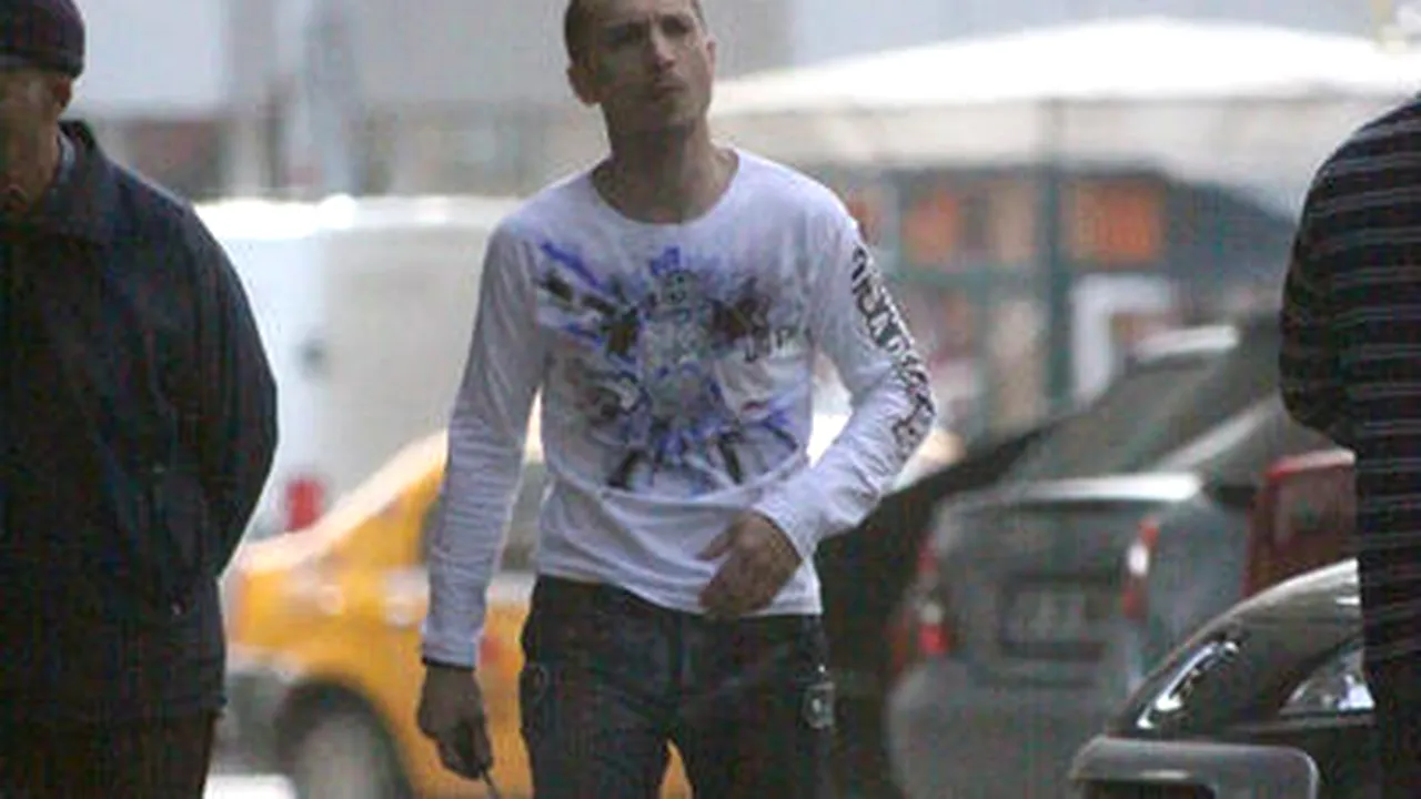 Dani Oţil „stresează” paparazzii