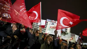 Turcia respinge criticile internaționale privind arestarea primarului din Istanbul și protestele