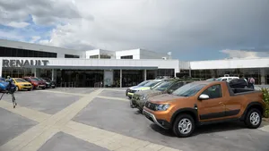 Peste o mie de angajaţi de la Dacia sunt trimişi din nou în şomaj tehnic