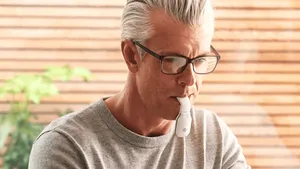 Dispozitiv împotriva sforăitului, care nu trebuie purtat noaptea