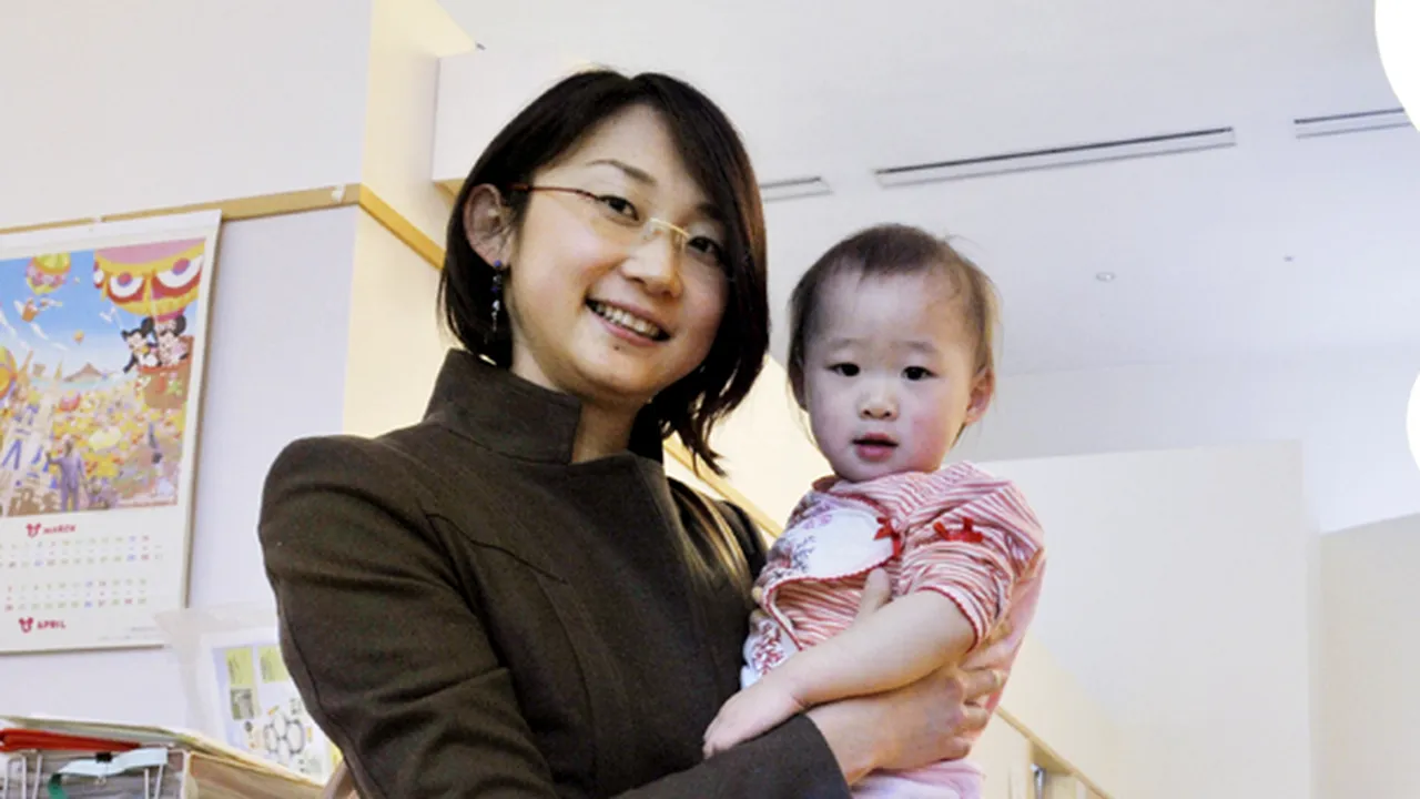 Japonia: Mamele care lucrează, considerate o minoritate. Guvernul vrea mai multe 