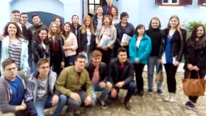 Carmen Iohannis şi-a dus elevii în vizită la Casa Memorială „Lucian Blaga” din Lancrăm