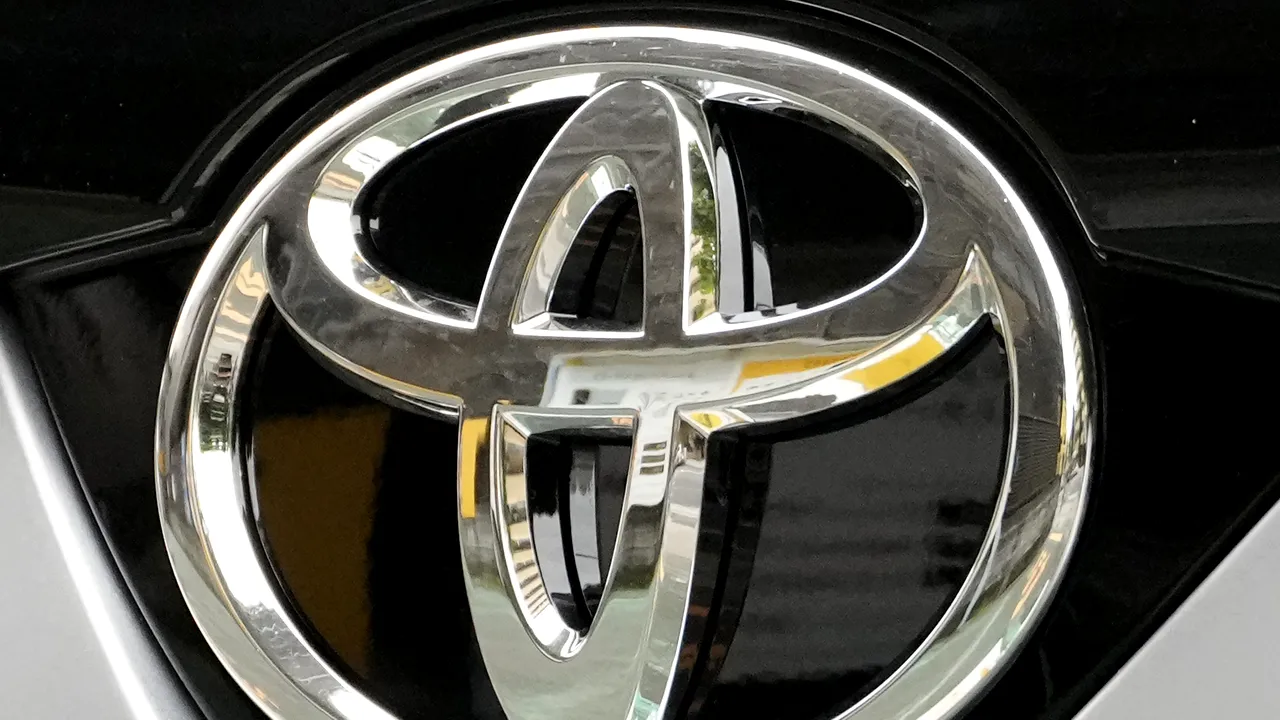 Producţia Toyota la nivel mondial a scăzut pentru a opta lună consecutiv