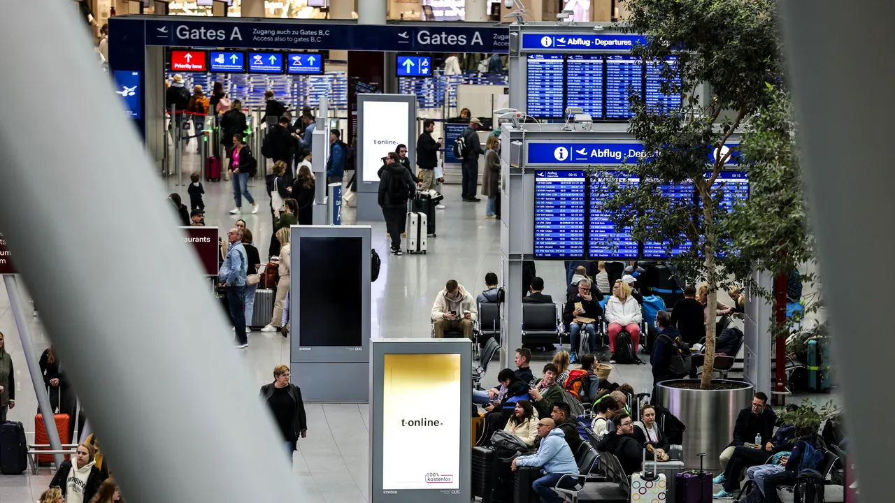 Oraşele mari din România sunt legate pe cale aeriană doar prin escală la Bucureşti