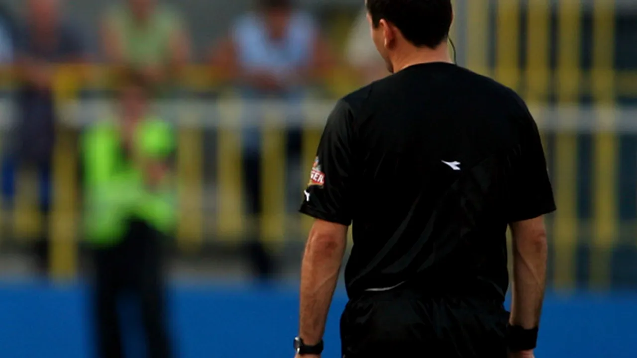 Arbitrii Marcu şi Savu, schimbaţi de la meciul U Craiova - Inter Curtea de Argeş