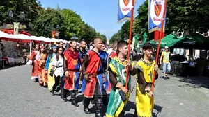Lupte medievale, jonglerii şi concerte în aer liber la Zilele Cetăţii Medievale, în Alba Iulia