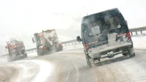 Un tronson al Autostrăzii Soarelui, închis de la ora 21.00 din cauza viscolului şi a gerului