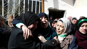 Cel puţin 72 de morţi şi 150 de răniţi în atentatul comis de Stat Islamic într-un templu sufist din Pakistan