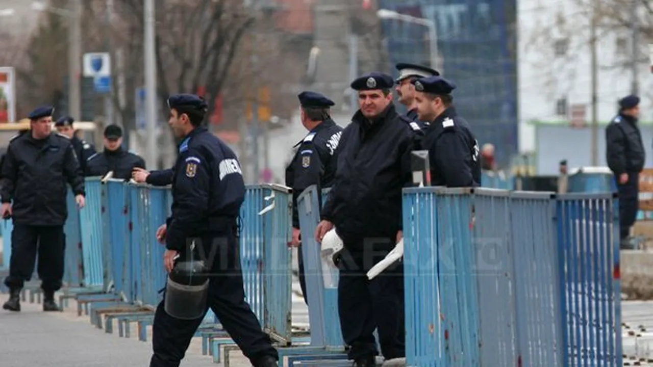 Peste 300 de jandarmi şi poliţişti vor asigura ordinea la meciul CFR Cluj - Dinamo