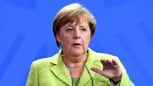 Angela Merkel îi critică pe social-democraţi şi reafirmă angajamentul Germaniei de a aloca 2% pentru Apărare