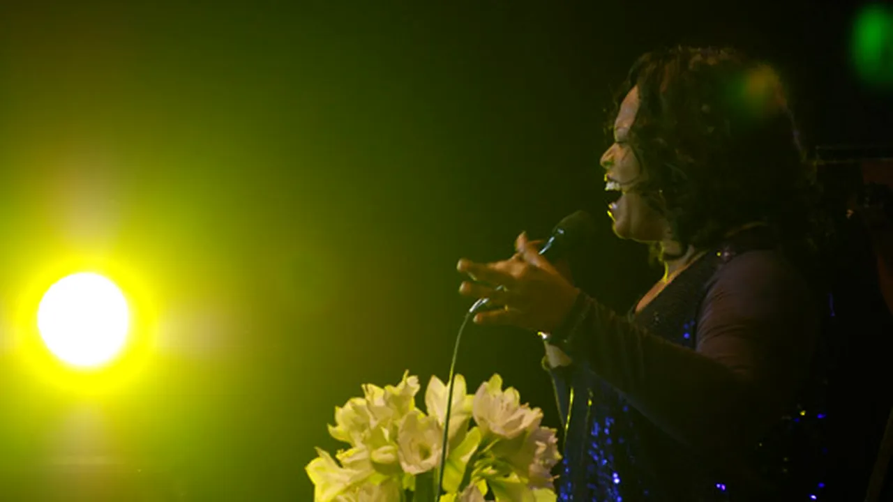 Dianne Reeves vrea trandafiri albi şi crini imperiali la Bucureşti