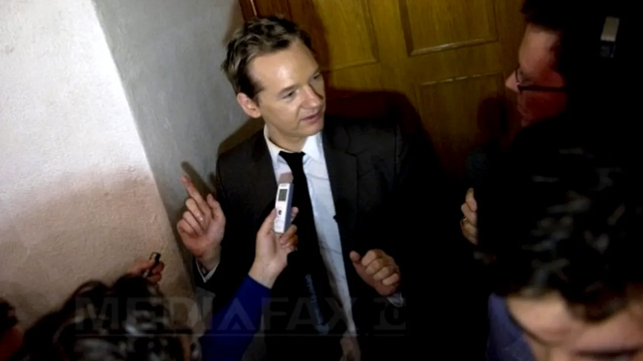 Fondatorul WikiLeaks continuă să fie anchetat pentru o acuzaţie de agresiune - VIDEO