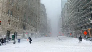 VISCOL în SUA: Washington-ul şi New York-ul, paralizate de 