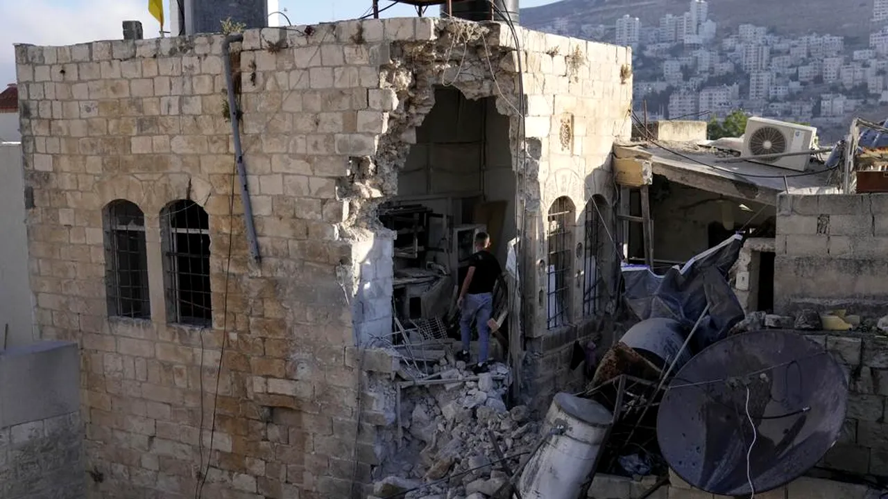 Lupte între forţele israeliene şi palestinieni în Cisiordania. Cel puţin două persoane au murit