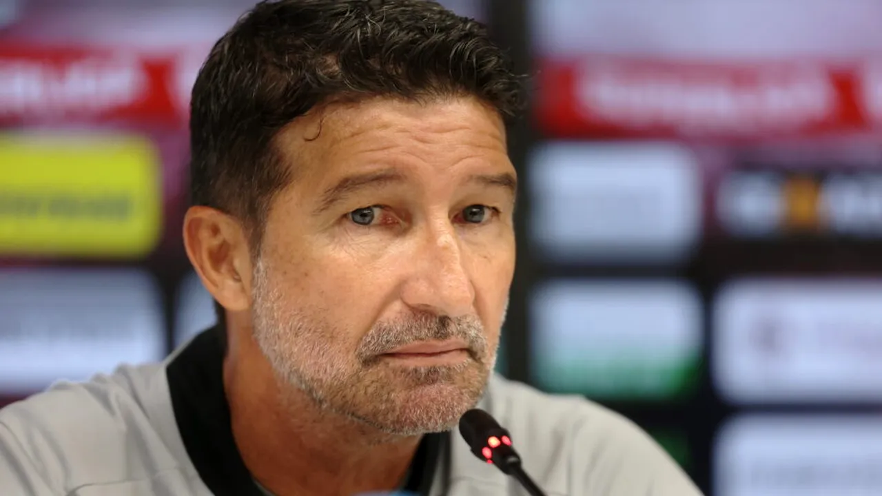 CFR Cluj încheie oficial colaborarea cu antrenorul principal Antonio Folha