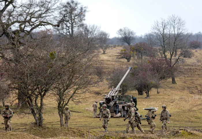 FOTO&VIDEO Cum testează NATO interoperabilitatea artileriei la Cincu, în cadrul Dynamic Front 26