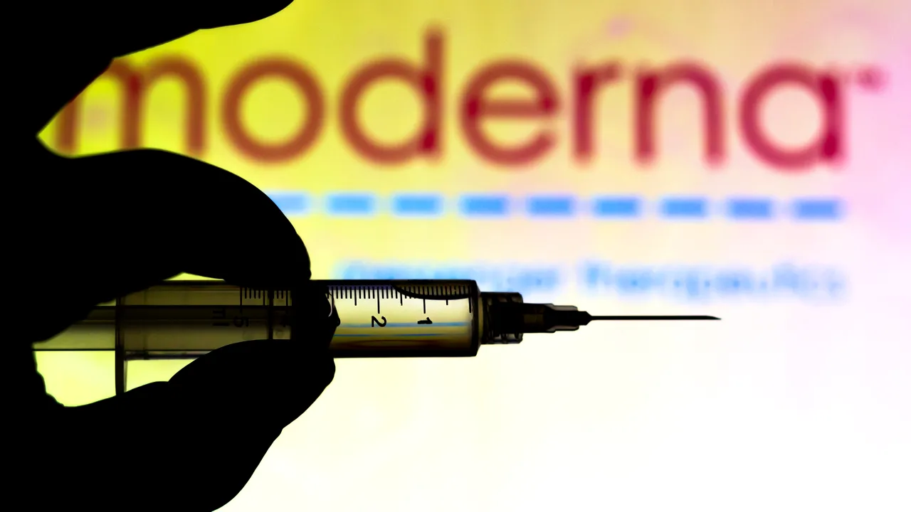 Veştile despre vaccinul anti COVID-19 de la Moderna îi bucură şi pe medicii români. Iată câteva reacţii