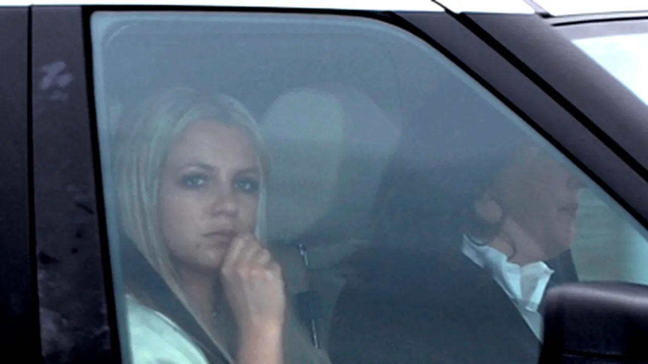 Britney Spears, lovită de criză