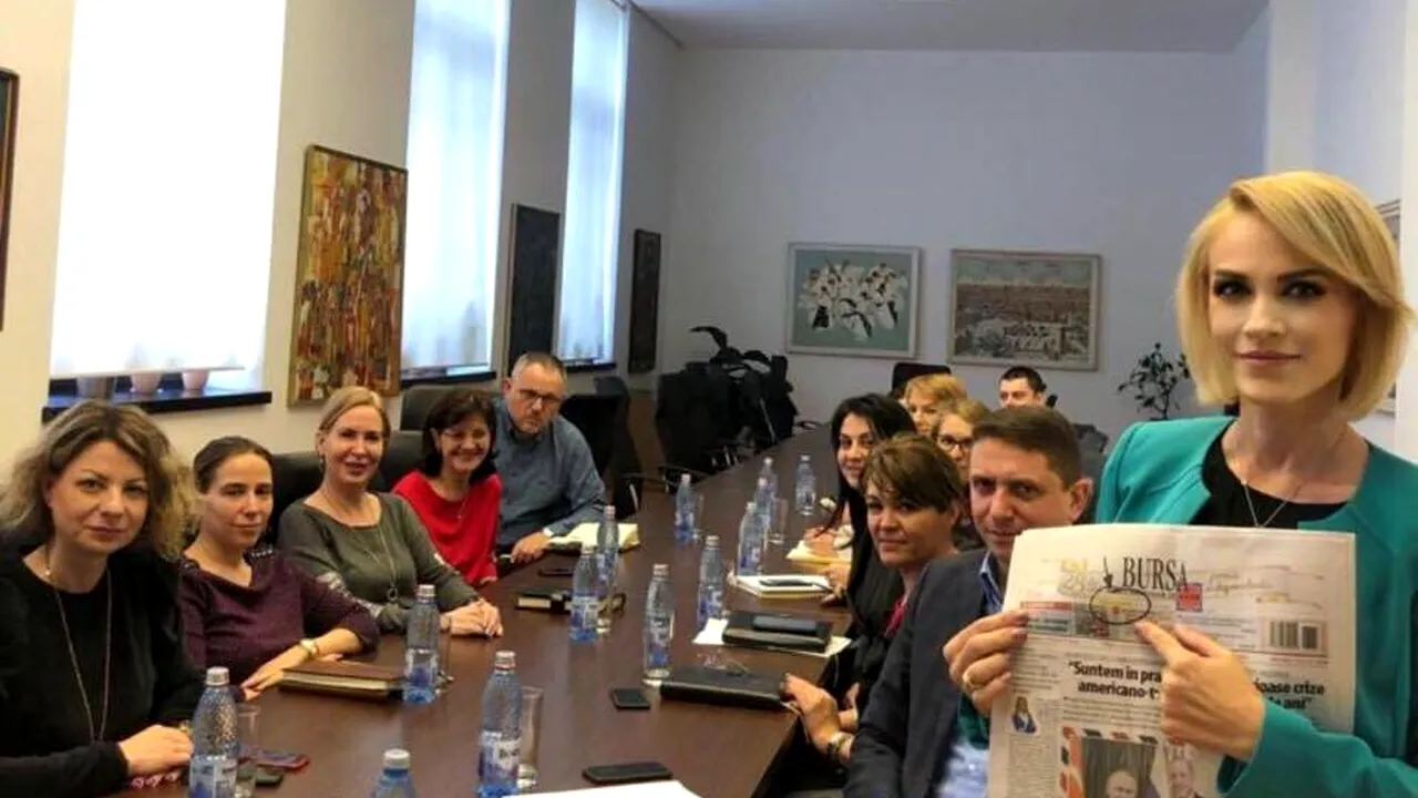 Gabriela Firea neagă zvonurile privind demisia: Sunt cât se poate de întreagă şi aptă de muncă/ Poza publicată pentru a dovedi realitatea| FOTO