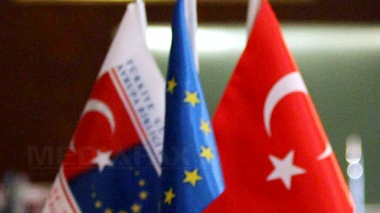 Ankara cere de la UE o dată fermă pentru liberalizarea regimului vizelor în cazul cetăţenilor turci