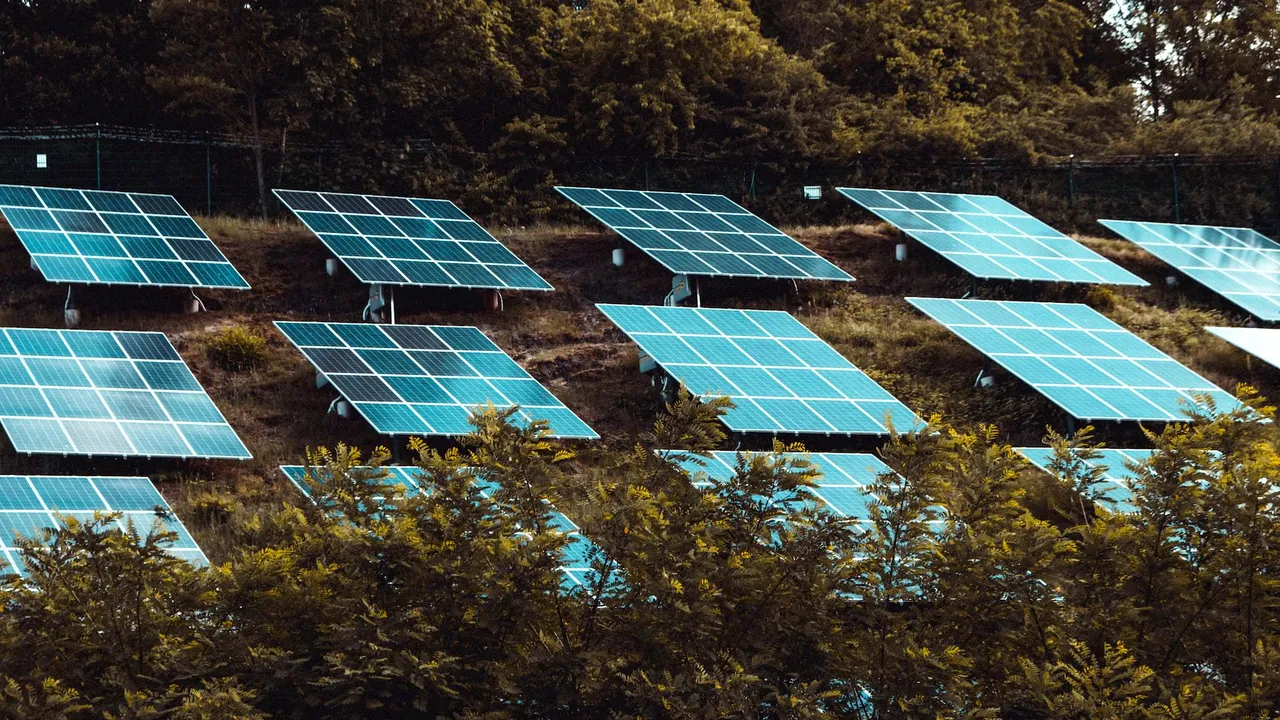 (P) Panouri fotovoltaice de generaţie nouă: care sunt şi ce beneficii aduc