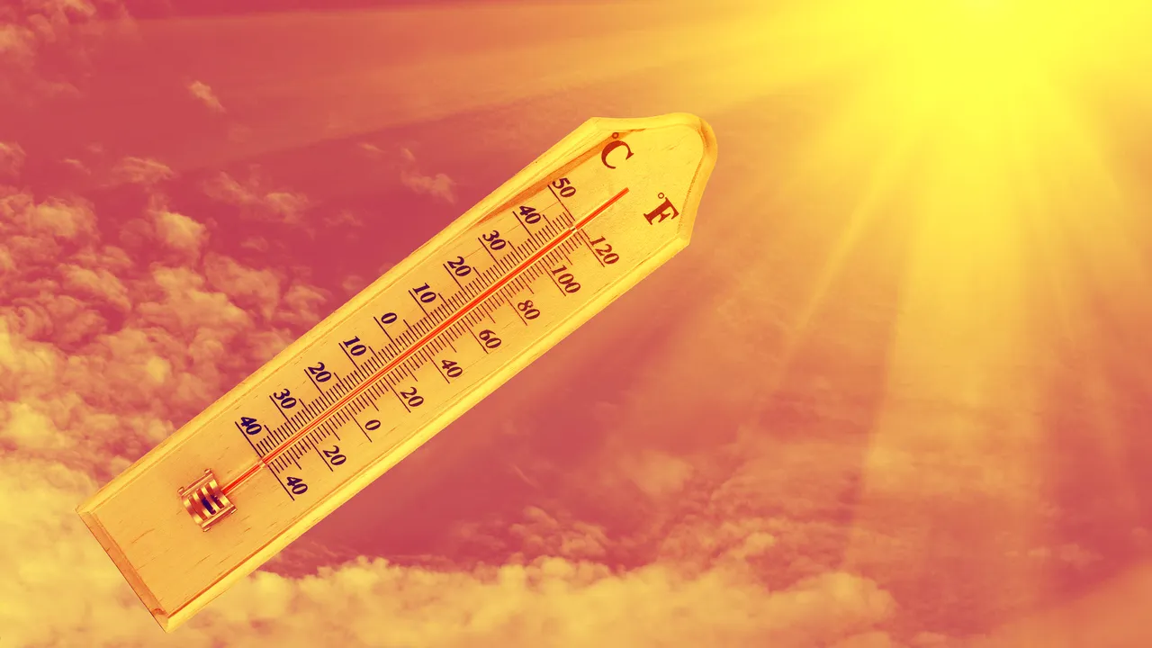 Cod ROŞU de caniculă în vestul României. În restul ţării, portocaliu. Cât timp sunt valabile atenţionările meteo şi cum va fi vremea până la mijlocul săptămânii viitoare | HARTĂ