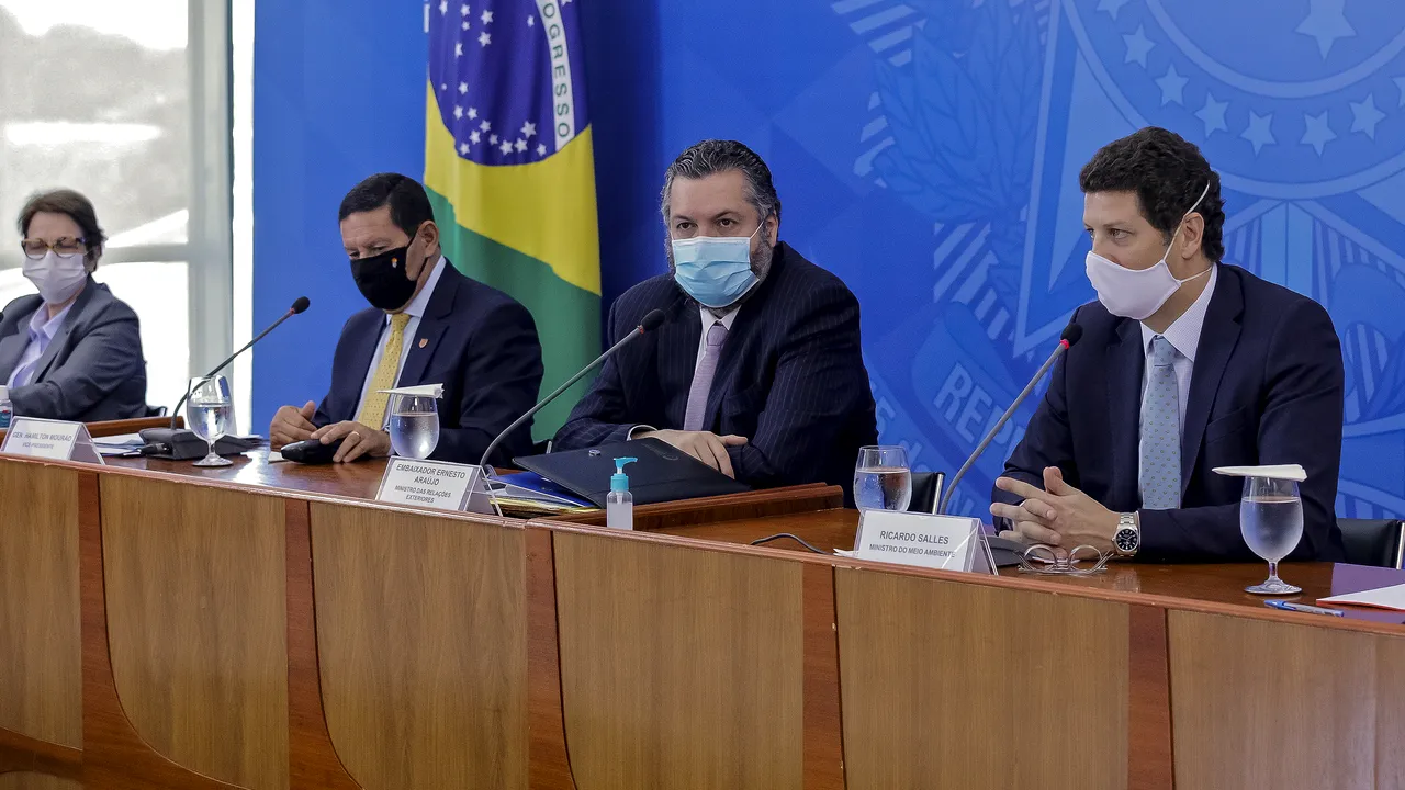 Doi miniştri brazilieni au fost testaţi pozitiv pentru coronavirus. Alţi trei înalţi oficiali guvernamentali alături de preşedintele Jair Bolsonaro se numără printre cei deja confirmaţi cu noul virus