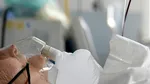 Cercetătorii au inventat prima mască inteligentă care poate detecta bolile renale prin analiza respirației