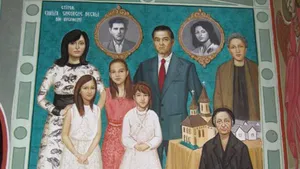 Biserica la români: Becali, Bush sau Gorbaciov, pictaţi pe pereţii lăcaşelor de cult