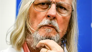 Un sociolog francez îi ia apărarea profesorului Raoult şi critică studiile care contrazic tratamentul propus de acesta 