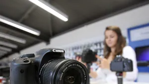 Canon: Piaţa locală a aparatelor foto digitale va scădea cu 20-25%, de la 230.000 de unităţi în 2013
