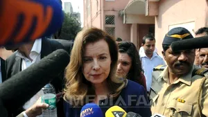 Valérie Trierweiler a apărut pentru prima dată în public după despărţirea de Hollande - FOTO