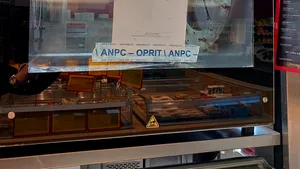 Fructe stricate, cu mucegai şi pete, produse expirate, preţuri greşite într-un lanţ de magazine