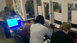 Guvernul s-a angajat să reducă personalul din sectorul public cu 70.000 salariaţi în acest an