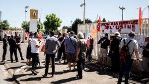 Miting de protest, în Franţa, faţă de planul de restructurare elaborat de compania Renault