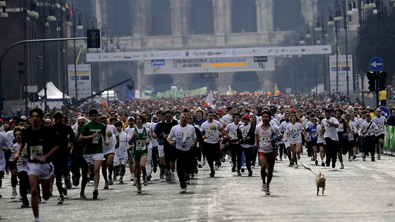 Maratoniştii români au alergat la Roma alături de italieni, în semn de solidaritate şi prietenie