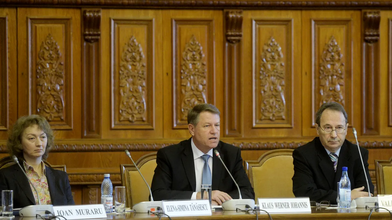 UPDATE: CCR a amânat pronunţarea asupra sesizării lui Iohannis pe statutul parlamentarilor, lege prin care parlamentarii vor deveni 