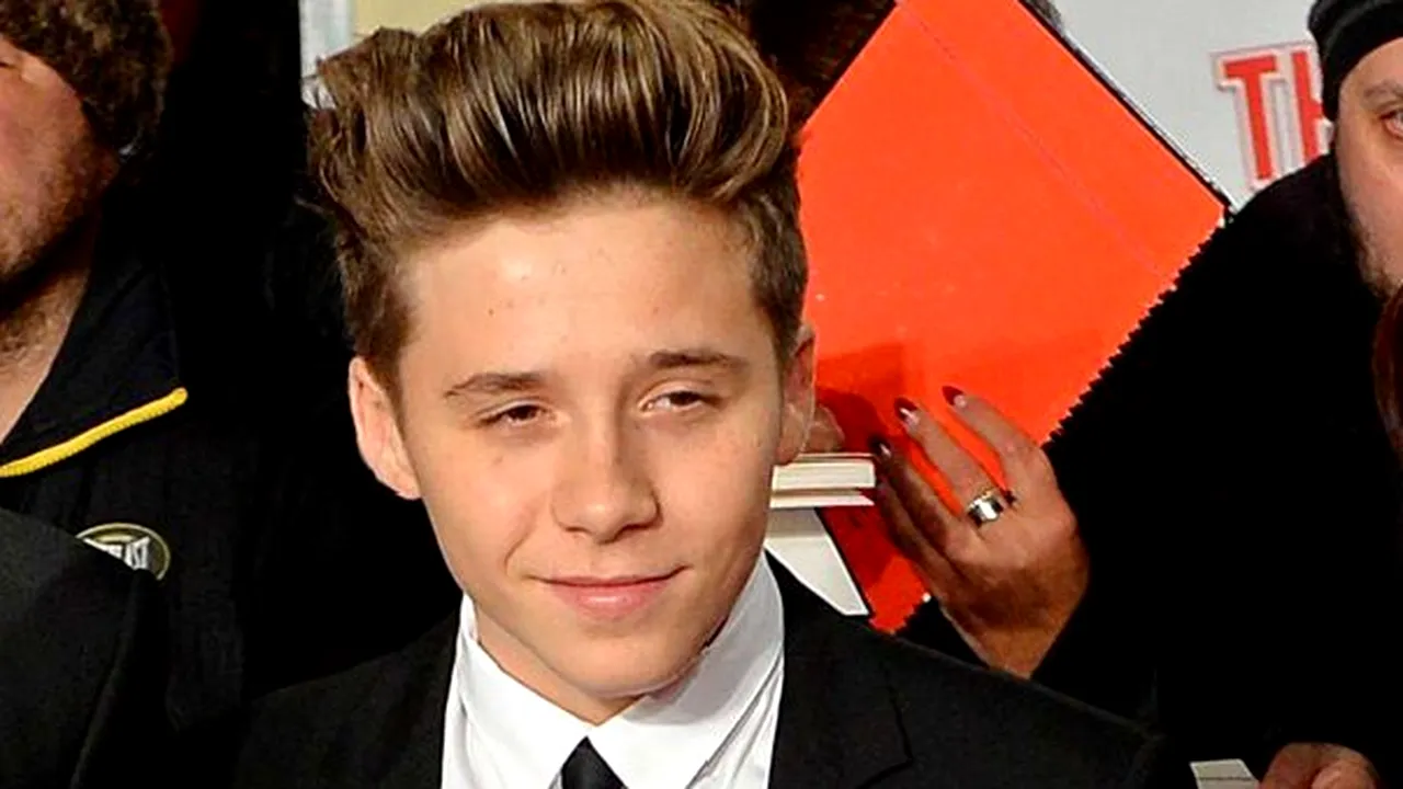 Brooklyn Beckham, fiul cel mare al Victoriei şi al lui David Beckham, lucrează într-o cafenea