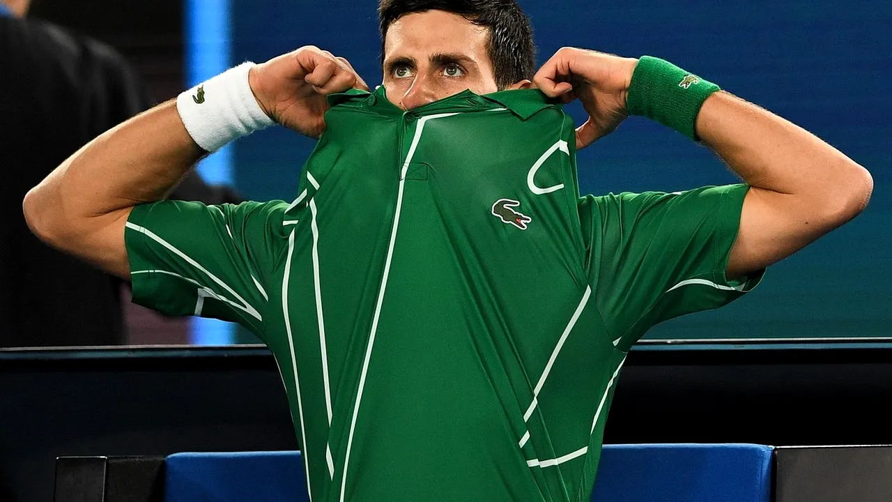 Cum arată Novak Djokovic după ce s-a lăsat tuns de soţia sa