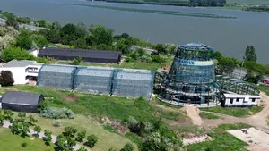 Sera cu plante exotice din Galaţi va avea un lift care va urca 20 de metri, peste palmieri