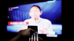 Persoanele cu dependență de „binge-watching” sunt mai predispuse la singurătate, potrivit unui studiu