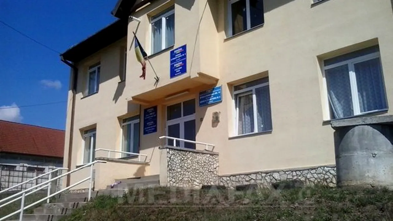 REPORTAJ: Elevii dintr-un cartier de la periferia Târgu Mureşului au abia acum toalete şi apă în şcoală - FOTO