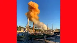 Un mort și 9 persoane dispărute după implozia unui rezervor chimic la o fabrică din Washington