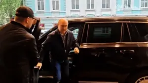 Kremlinul publică imagini cu Putin care se plimbă prin Moscova, după speculațiile că s-ar ascunde în buncăre