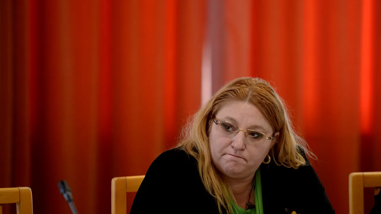 BEC a respins a doua candidatură a Dianei Şoşoacă la alegerile pentru Preşedinţia României / Amalia Bellantoni, cea care a blocat-o, a dat petrecere